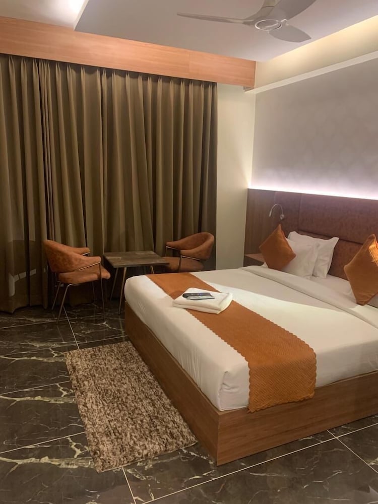 Deluxe Room - Photo 1
