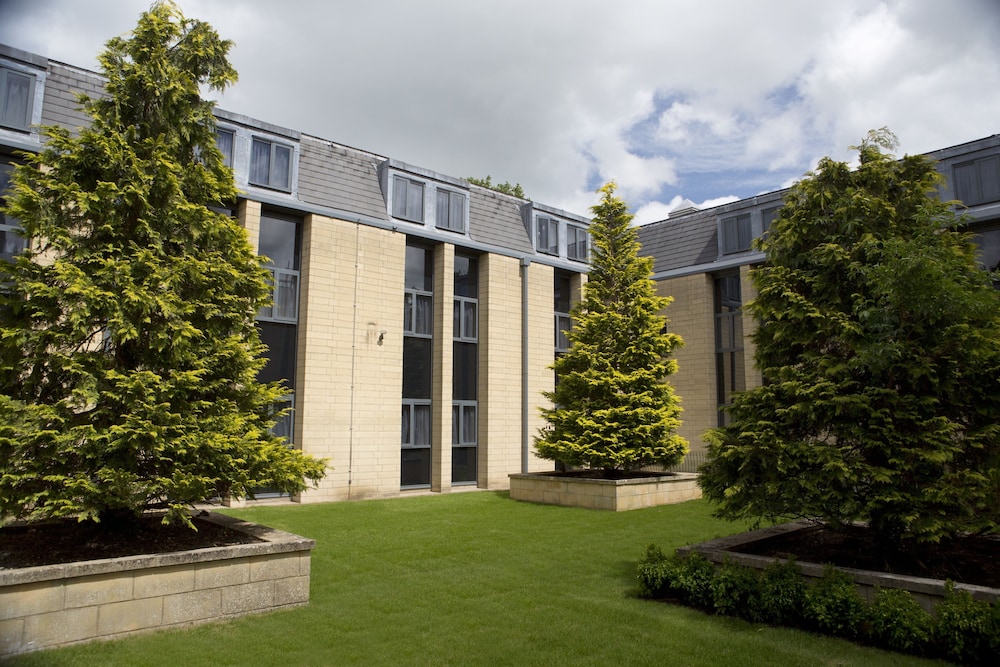 Classic Double or Twin Room in Bailbrook Court - Photo 2