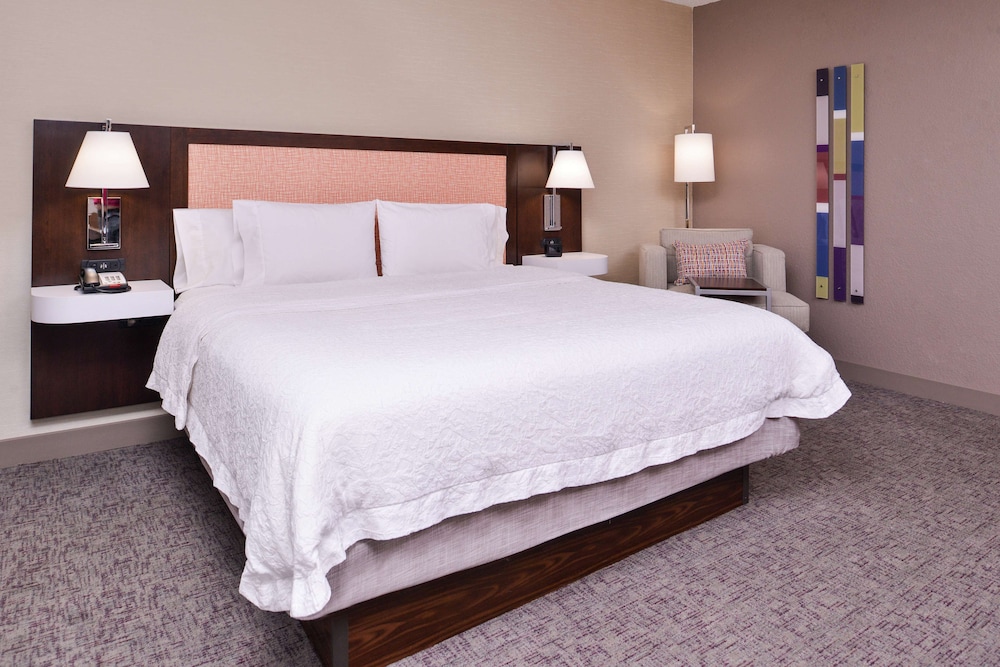 King Bed - Photo 7