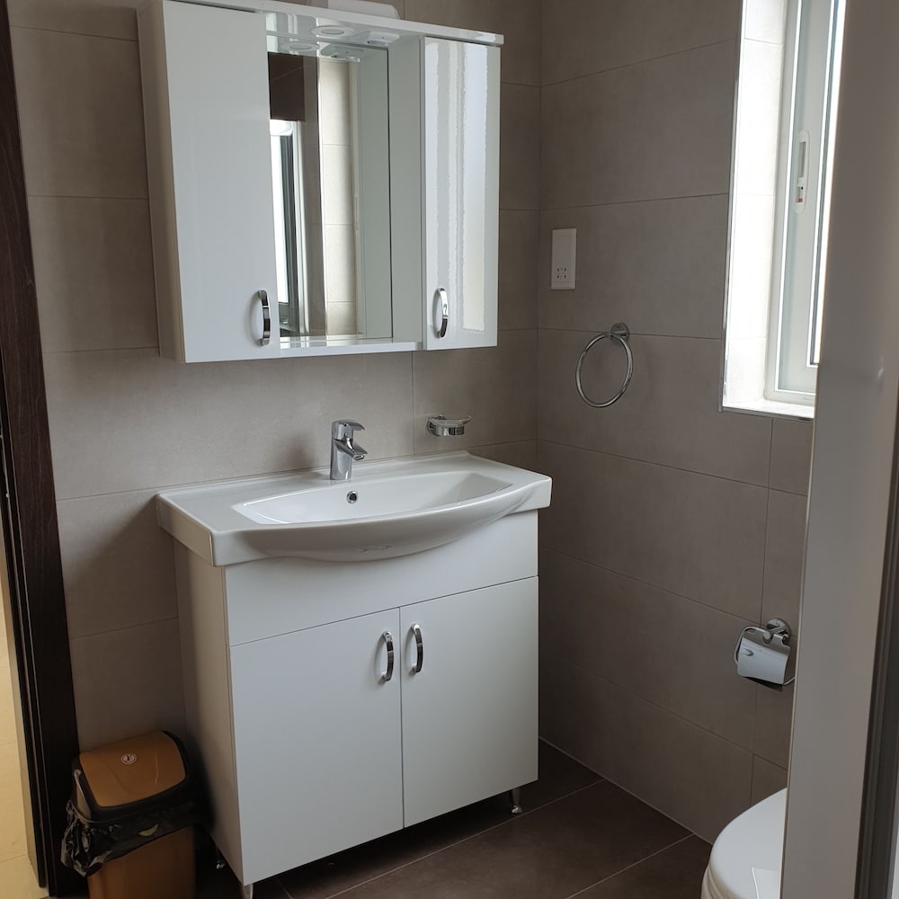 Standard Room, 1 King Bed, Private Bathroom (External) photo 2