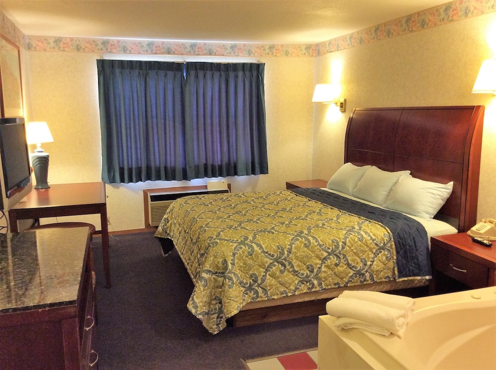 Suite, 1 King Bed (Jacuzzi) photo 2