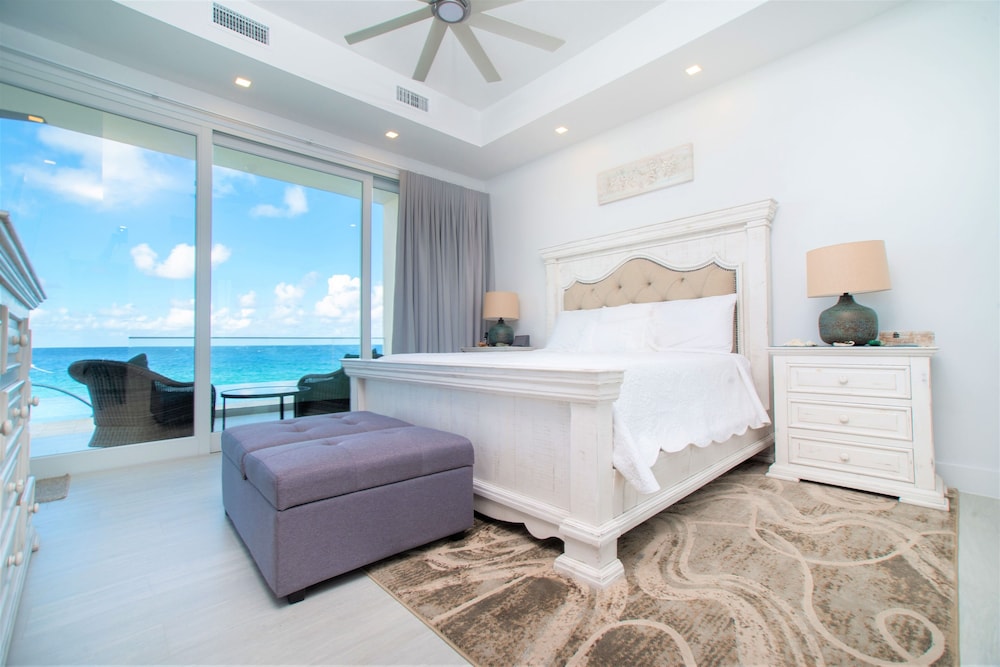 Luxury Condo, 1 King Bed with Sofa bed, Ocean View, Ground Floor photo 1