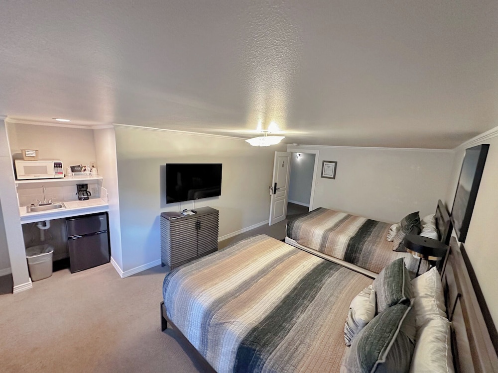 Classic Room, 2 Queen Beds