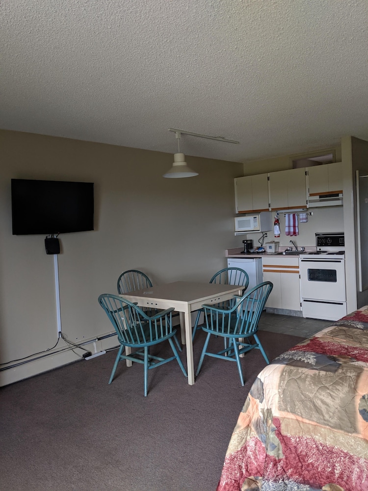 Deluxe Double Room, Kitchenette photo 3