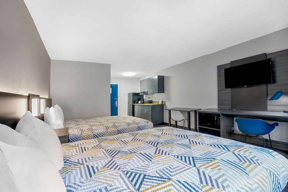 Standard Room, 2 Queen Beds, Non Smoking, Kitchenette - Photo 4