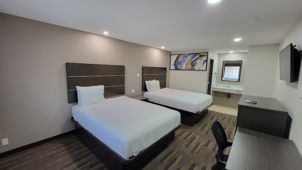 Room, 2 Queen Beds, Non Smoking photo 1