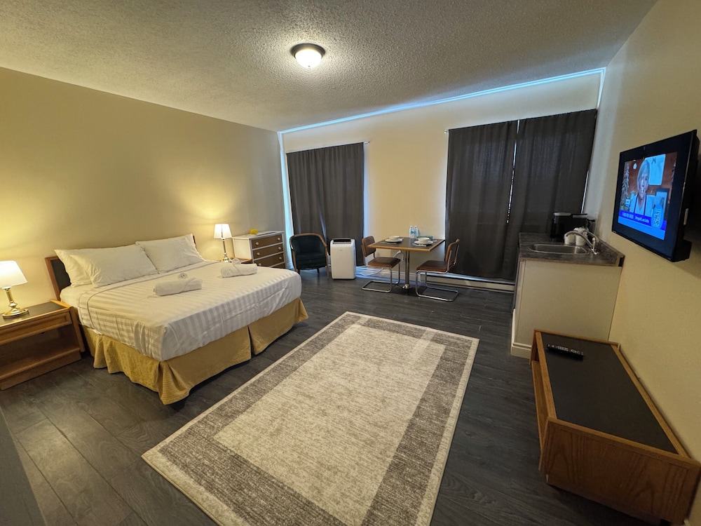 Standard Room, Partial Lake View