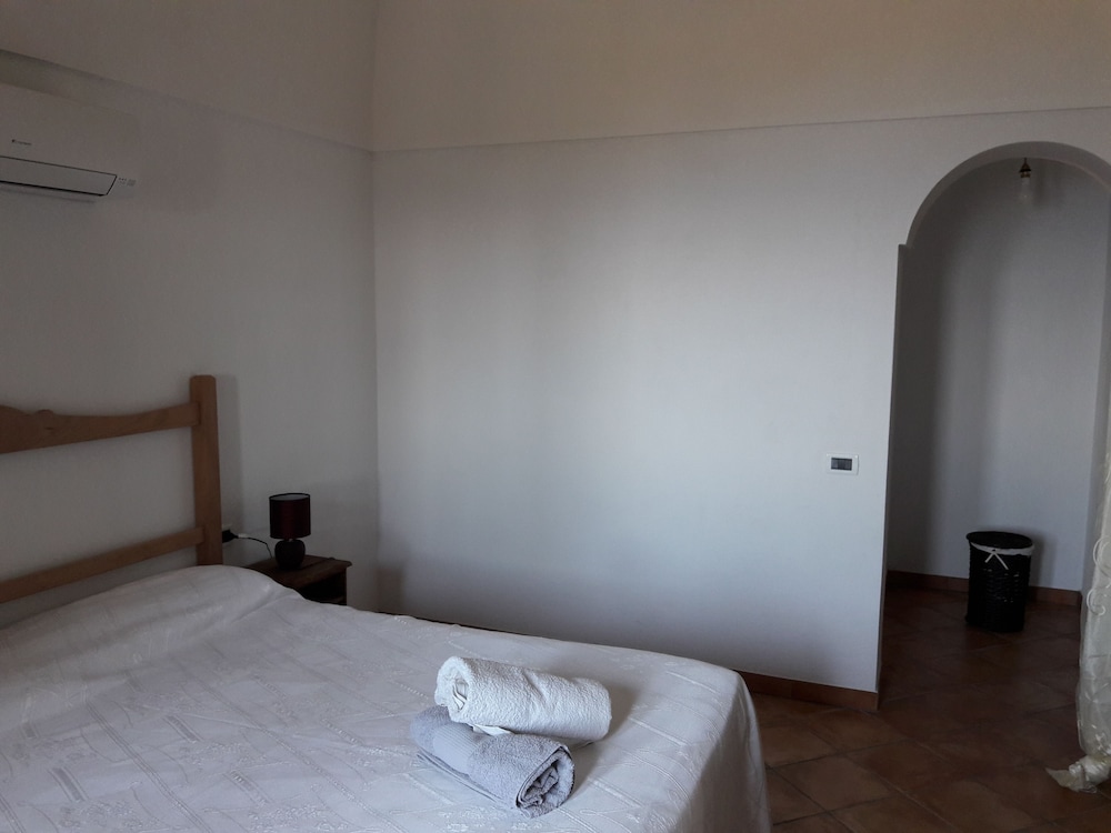 Apartment, 2 Bedrooms, 2 Bathrooms photo 3