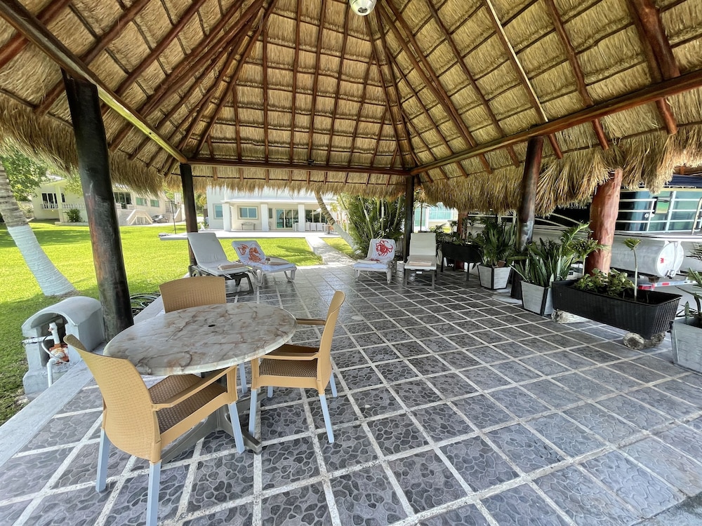 Deluxe Villa, 2 Bedrooms, Terrace, Lagoon View photo 1