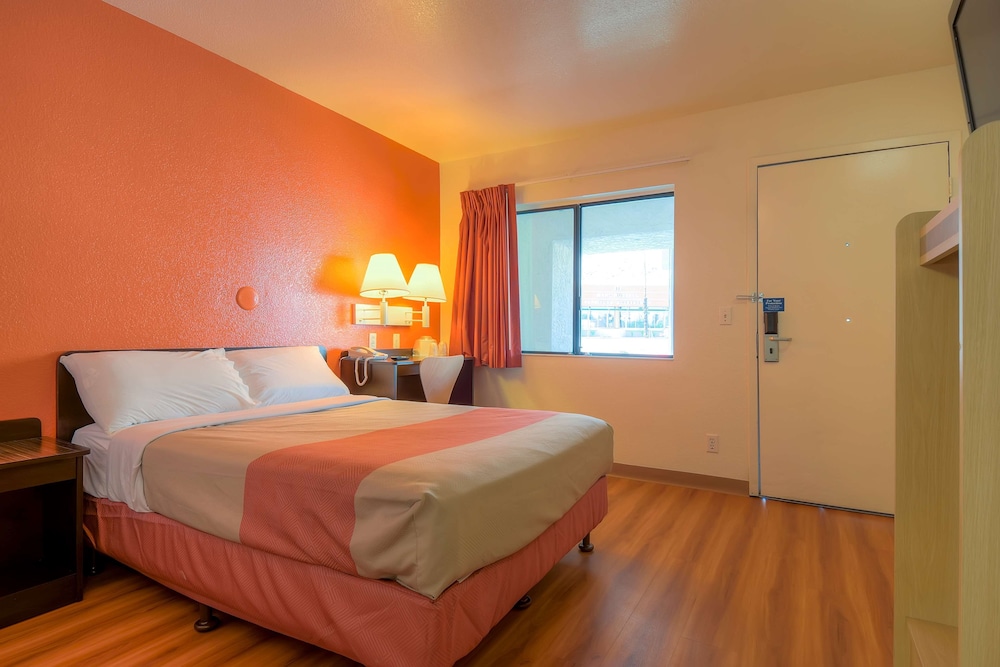 Premium Room, 1 Double Bed, Accessible, Non Smoking photo 3