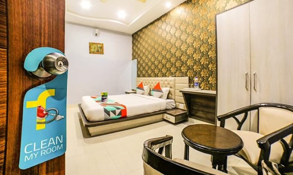 Premium Room, 1 King Bed photo 3