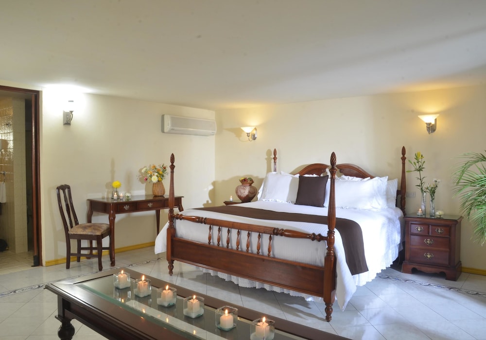 Suite, 1 Double Bed (Master) photo 2