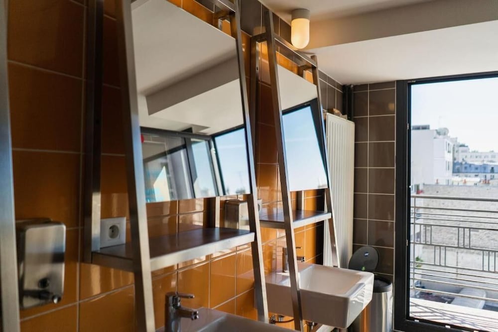 Room for 4 people with shared bathroom photo 2
