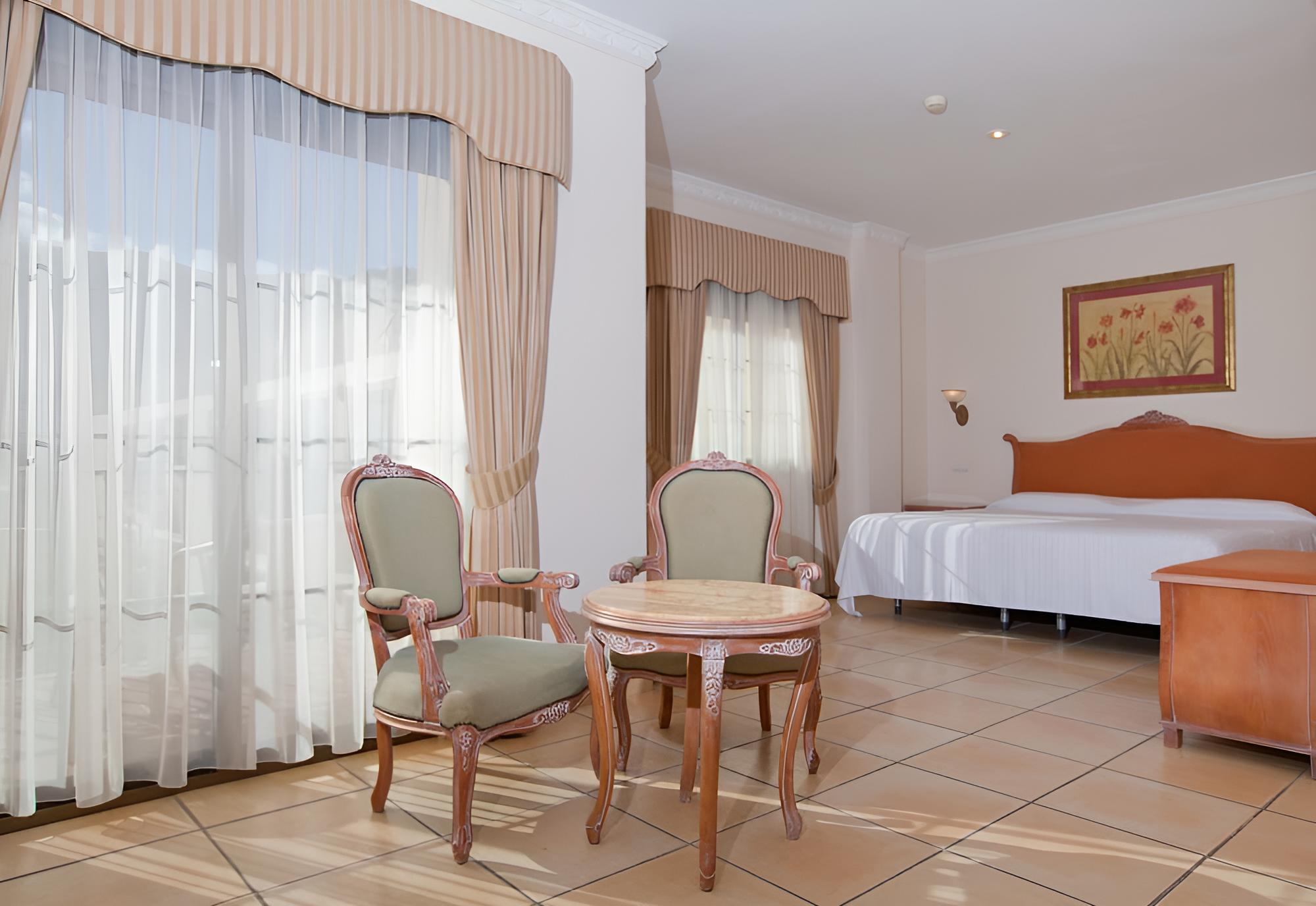 Standard Double Room Single Use photo 3