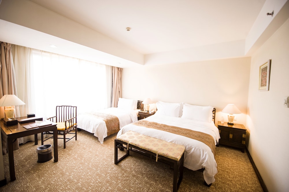 Deluxe Twin Room photo 3