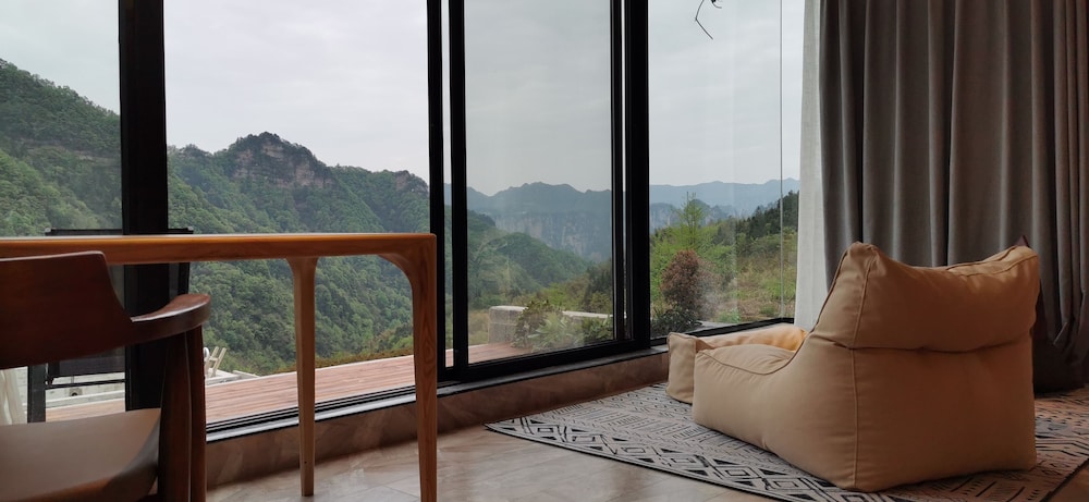 Premier Suite with View photo 3