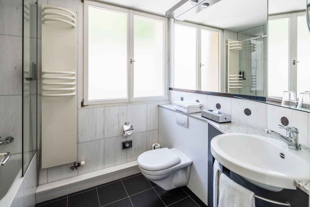 Classic Double or Twin Room - Photo 11