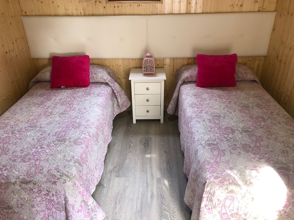 Bungalow, 1 Bedroom, Shared Bathroom