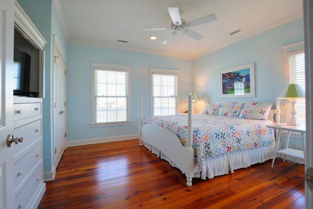House, 6 Bedrooms photo 3