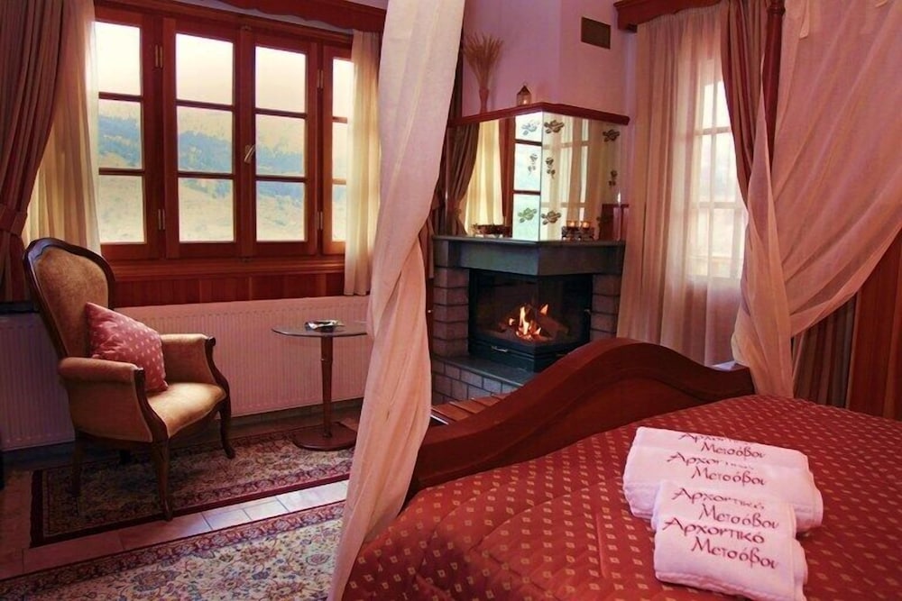 Deluxe Room, Fireplace (Hydro Massage) photo 1