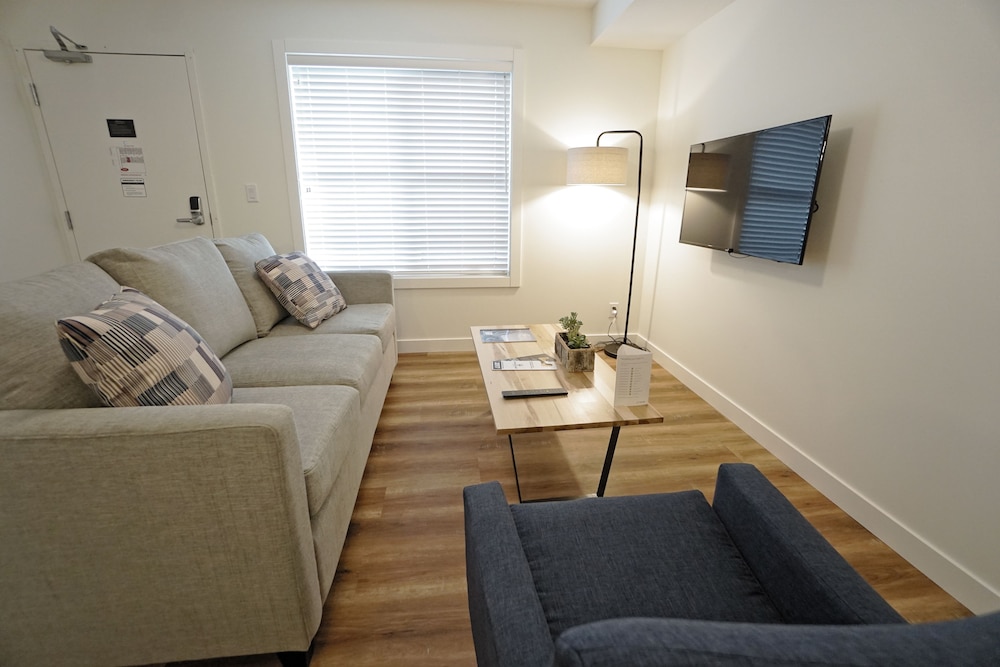 Less Desirable 1 Bedroom Unit (No parking, close to hot tub, No Pets) photo 1