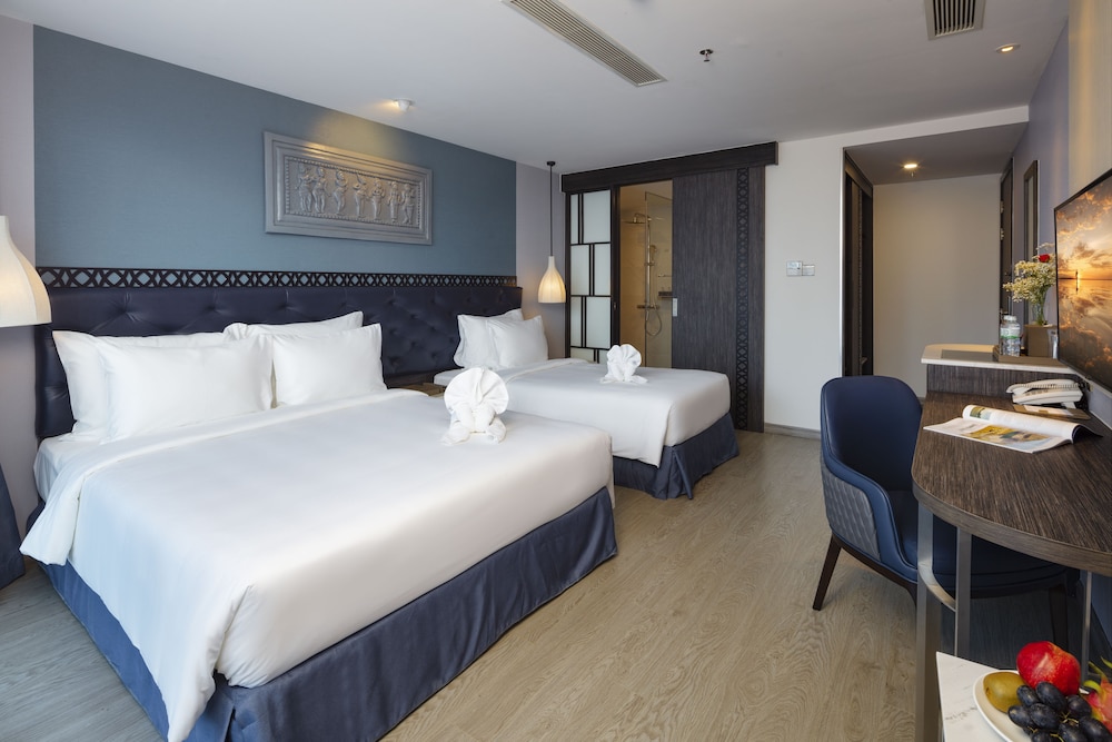 Grand Triple Room, Balcony - Photo 3