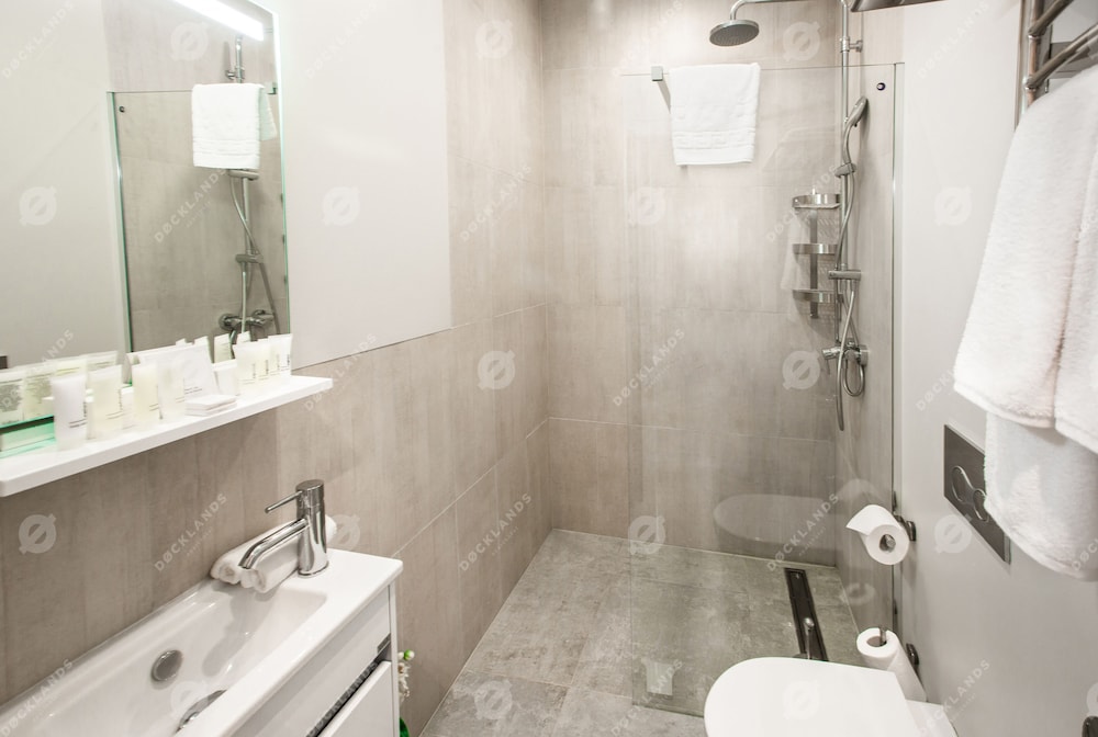 Two-Bedroom Suite with Panoramic River View photo 3