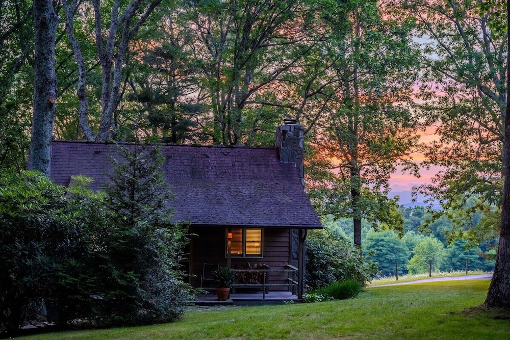Deluxe Cabin, Ensuite, Mountain View (Coca-Cola Cabin)