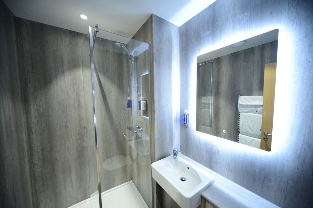 Premium Double or Twin Room photo 2