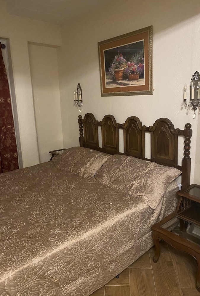 Victorian Room on the Bottom Floor
