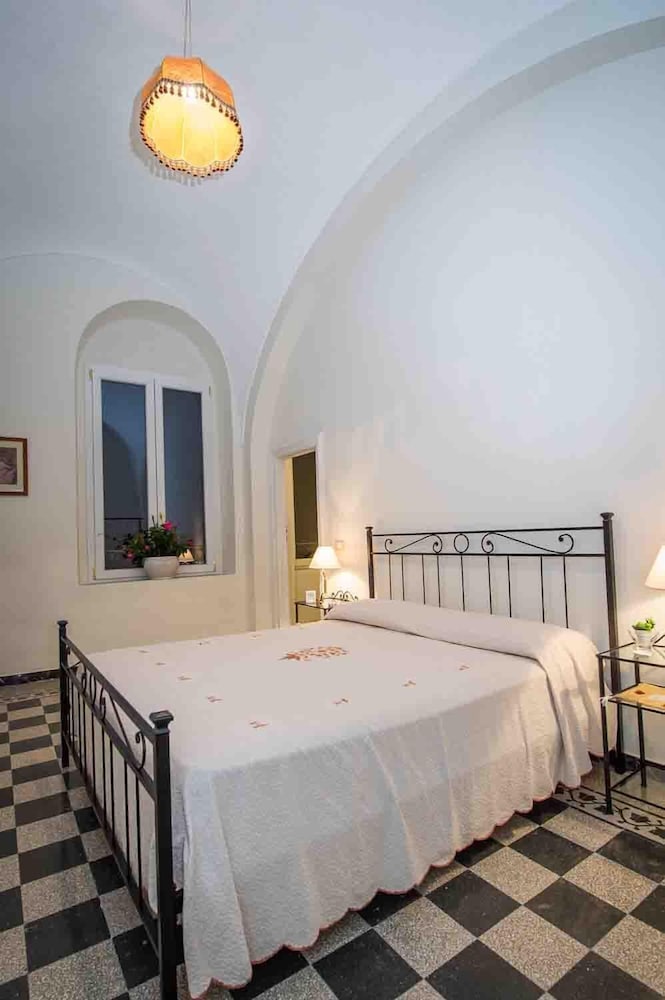 Deluxe Triple Room, 2 Bedrooms, Private Bathroom, Sea Facing photo 1