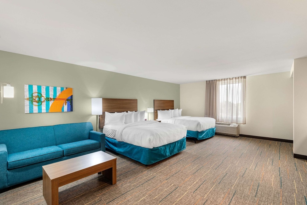 Suite, Multiple Beds, Accessible, Non Smoking (Hearing Accessible) - Photo 2