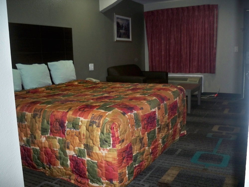Standard Room, 1 King Bed - Photo 15