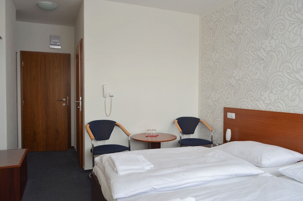 Standard Double or Twin Room photo 3