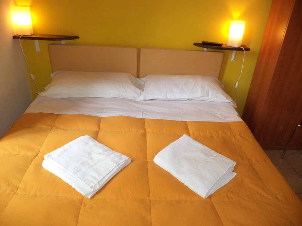 Double or Twin Room photo 3