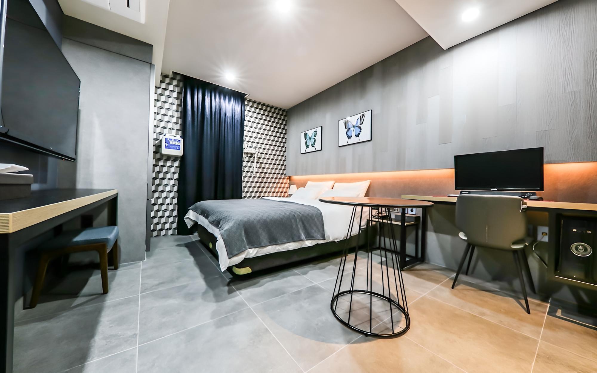 Room (Standard room) - Photo 16