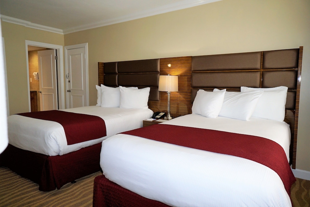 Suite, 2 Double Beds, Ocean View - Photo 1
