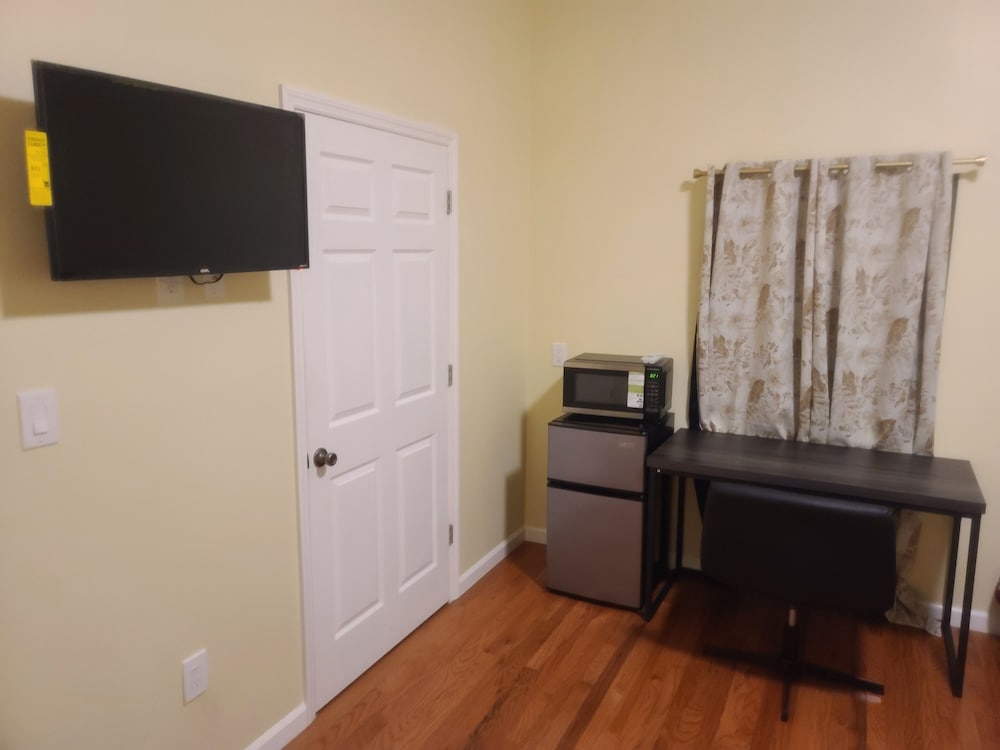 Room, 2 Double Beds photo 2