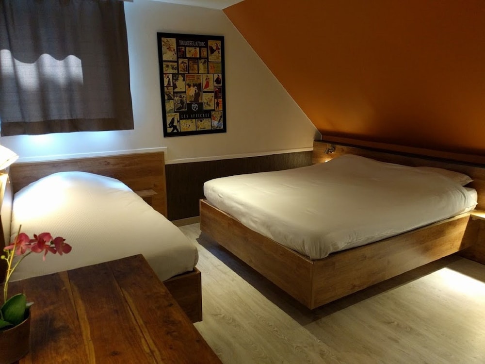 Triple Room, Canal View (with shower) photo 1