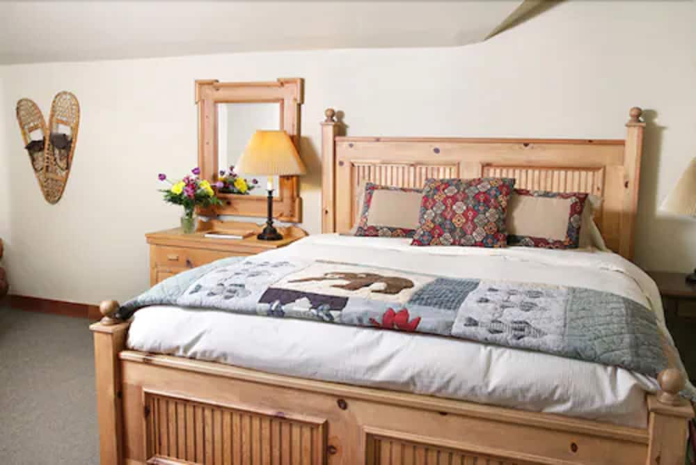 Suite, 1 King Bed (Lodge)