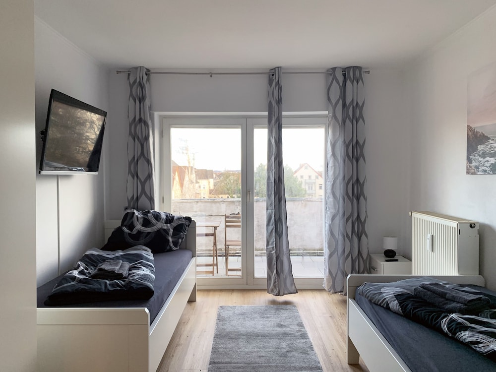 Deluxe Studio, 2 Twin Beds, Balcony photo 1