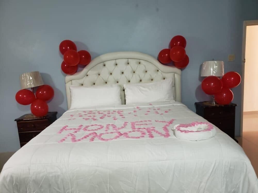Honeymoon Room