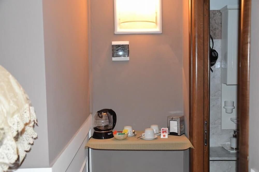 Triple Room, Multiple Beds photo 2
