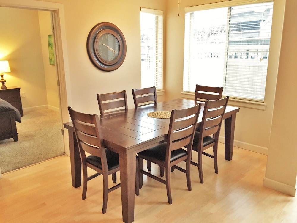 Downtown Luxury Condo at Citifront, Billede 13