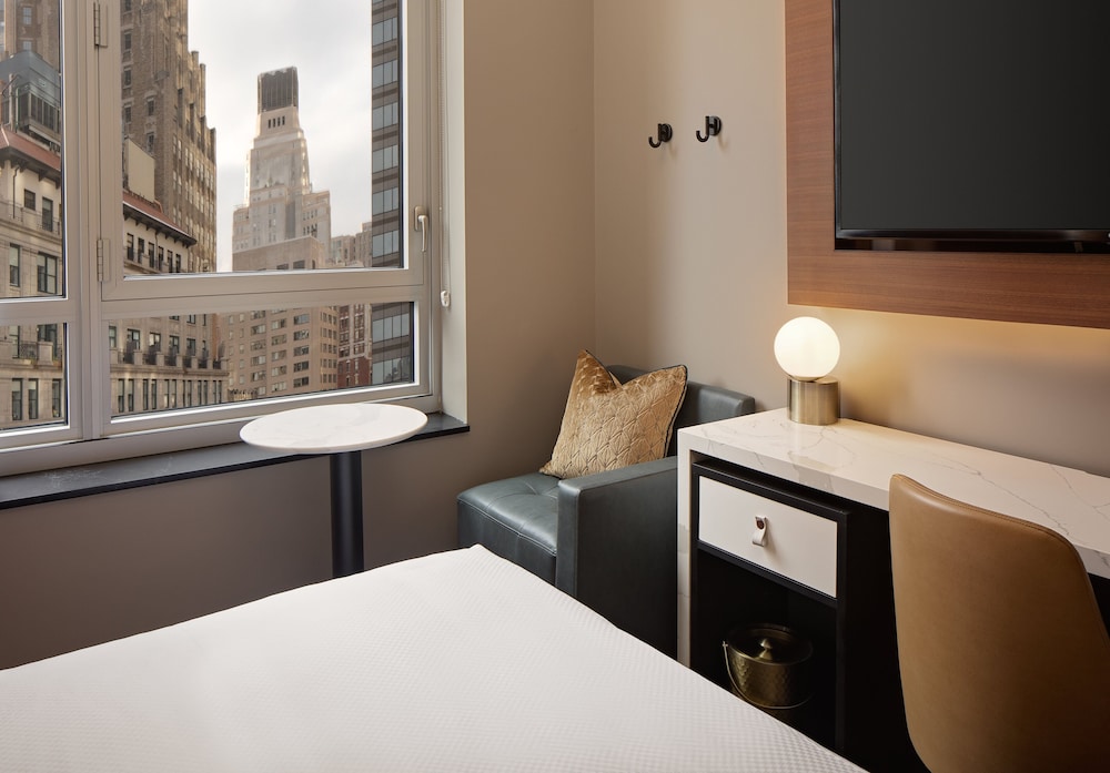 Premium Room, 1 King Bed, Balcony