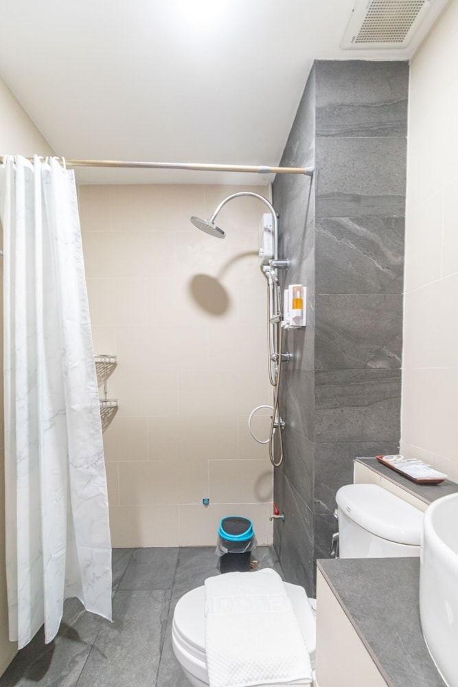 Deluxe Double Room - Photo 12