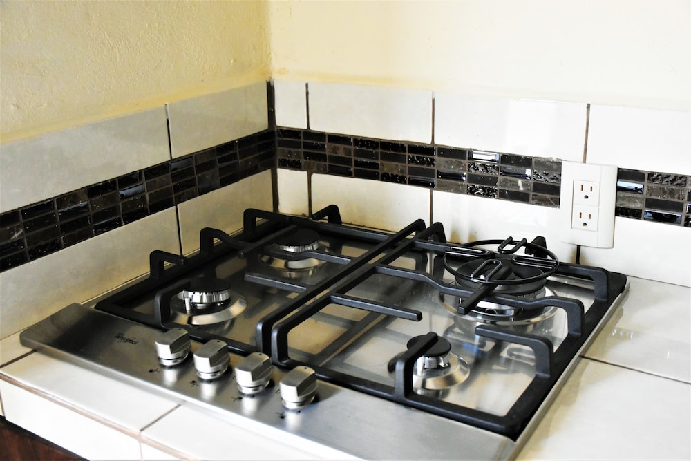Standard Double Room, 1 King Bed, Kitchenette photo 3