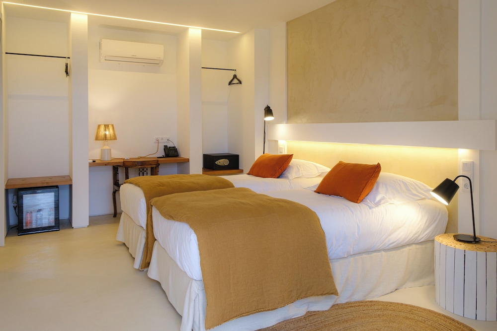 Standard Double or Twin Room - Photo 7