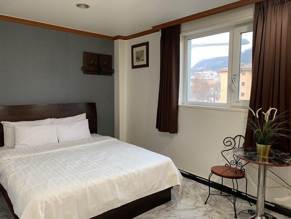 Standard Double Room - Photo 6