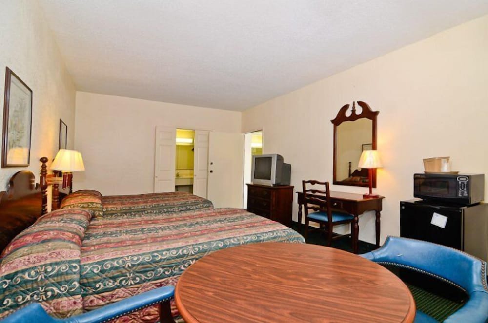 Standard Room, 2 Double Beds, Non Smoking photo 3